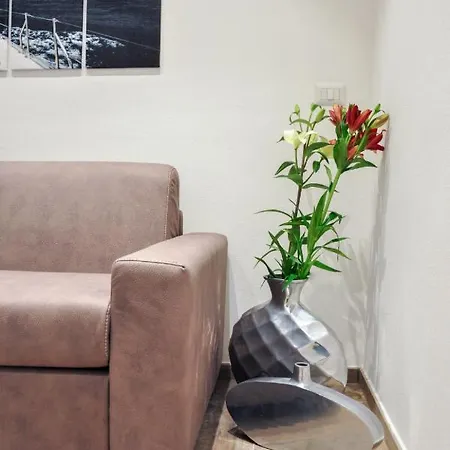 Locazione Turistica Luxury Apartments-3 *
