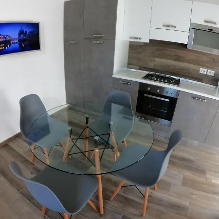 Locazione Turistica Luxury Apartments-3
